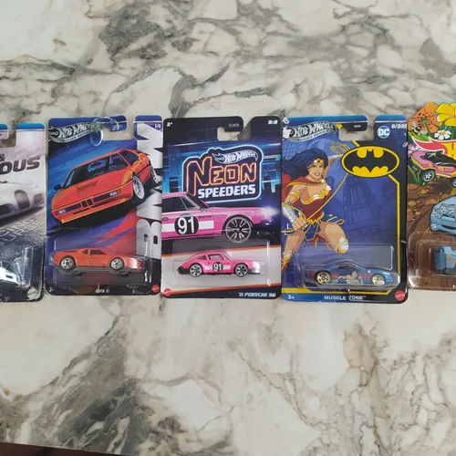 5 adet hotwheels satılıktır