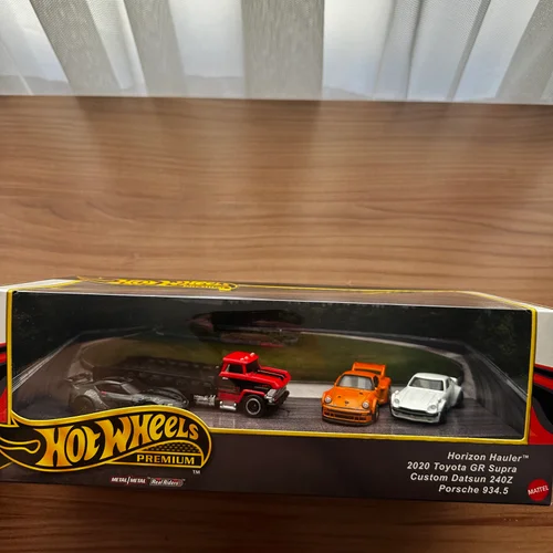 Hot wheels premium 4’lü diorama